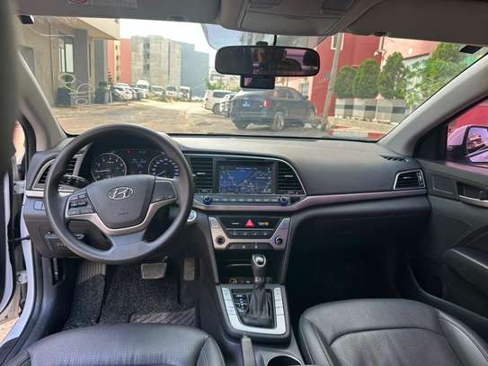 HYUNDAI AVANTE 2017 image 5