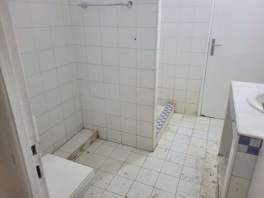Trois chambres à louer par mois image 1