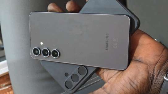 Samsung galaxy S24 FE 128GB 8GB ram image 5