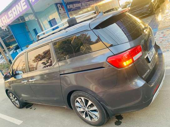 Kia carnival 2017 image 4
