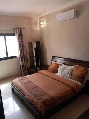 Mermoz deux chambres salon à louer image 11