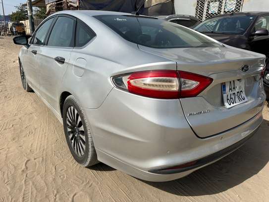 Ford Fusion image 7