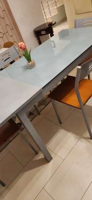 Table en verre avec extension +4 chaises image 1