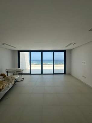 Grande appartement à louer avec vue mer image 3