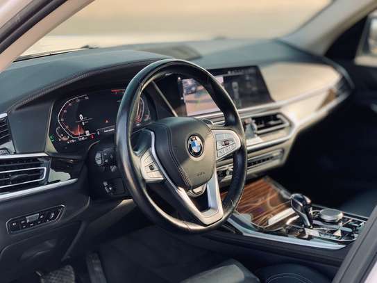 BMW X7 2020 image 8