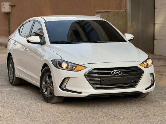 Hyundai avante image 3