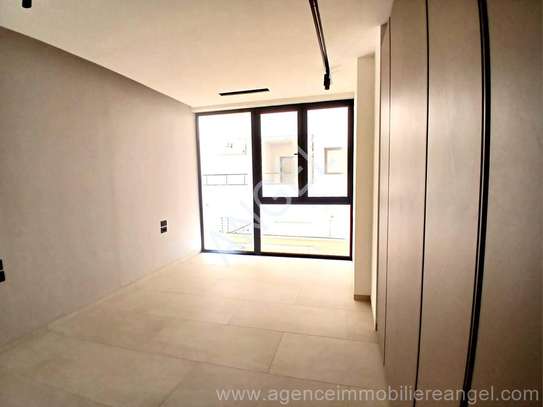 Ref_2811_PL_ Duplex avec jardin  à louer aux Almadies image 3