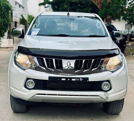 Mitsubishi L200 2018 image 9