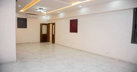 APPARTEMENT F4 À LOUER - CITÉ MAKIOU FAYE image 3