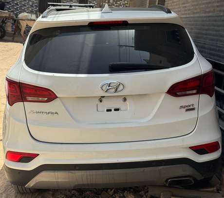 Hyundai Santafe 2017 full options 4x4 image 12