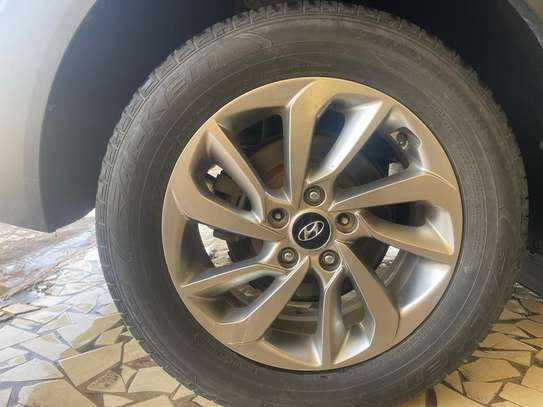 HYUNDAI TUCSON 2018 image 8