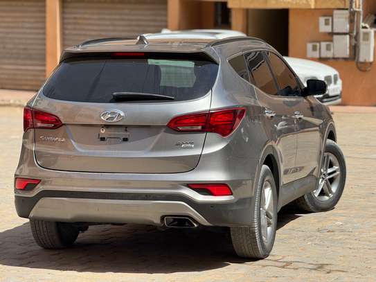 Hyundai santa fe image 4