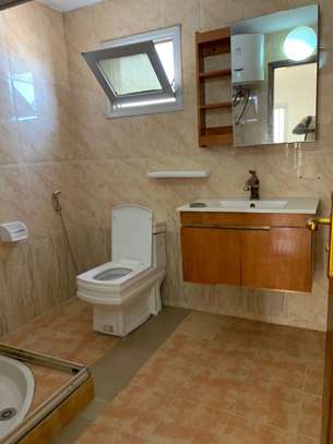 Un bel immeuble neuf à vendre à Mermoz Batrain image 3