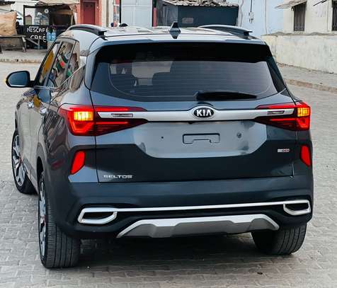2020 KIA SELTOS image 5