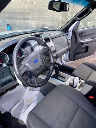 Ford Escape image 2