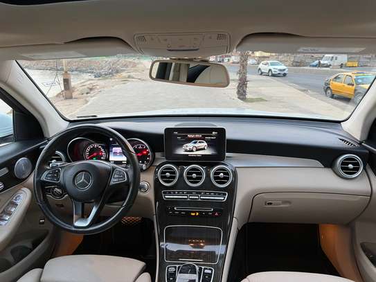 MERCEDES GLC 300 2018 image 14