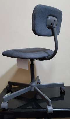 Chaise bureau-Salon de soin Roulante- Réglable -Rotative image 6