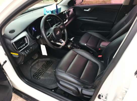 Kia stonic 2018 image 4