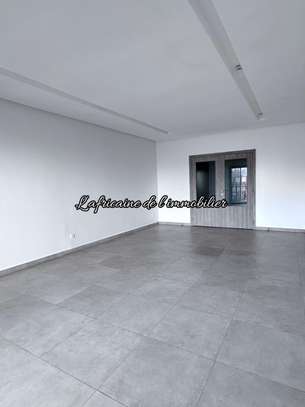 Appartement F3 de 120 m² avec terrasse à louer – Ngor image 10