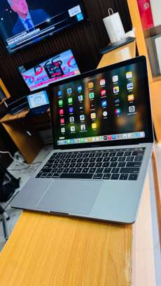 MacBook Pro 2019 - i7 - SSD 512/Ram16gb image 10