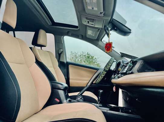 TOYOTA RAV4 2018 XLE AWD image 9