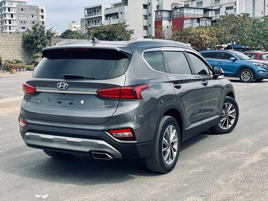 Hyundai santa fe 2019 image 5