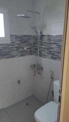 APPARTEMENT A LOUER CITE MBACKIOU FAYE MAMELLES OUAKAM image 3