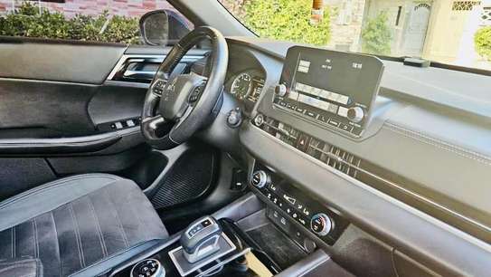 Mitsubishi outlander 2022 image 6