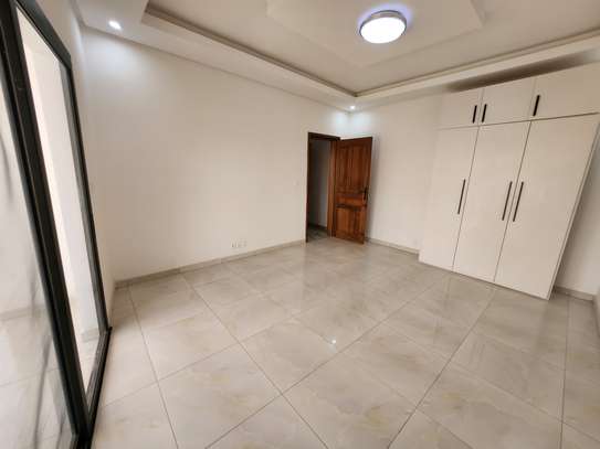 Duplex 3 chambres salon à louer Mermoz image 6