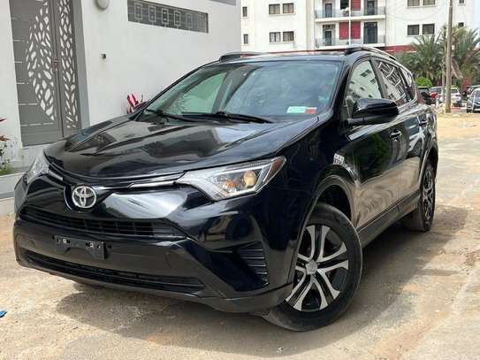 Toyota Rav 4 LE 2016 image 3