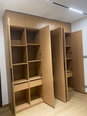 DRESSING MODERNE ALLANT SOL JUSQU’AU PLAFOND image 1