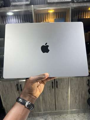 MacBook Pro 16 pouces 2023 M2 Pro image 3