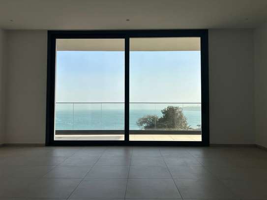 Corniche plateau 2 chambres salon à louer image 4