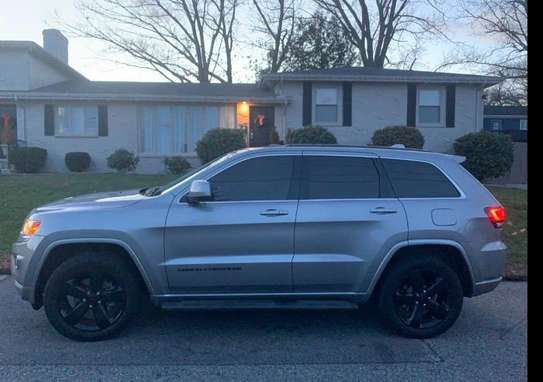 Jeep Grand Cherokee image 3