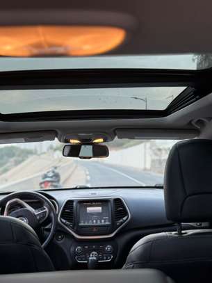 Jeep Cherokee image 1