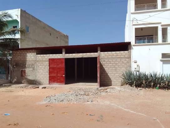 Hangar 300m2 image 2