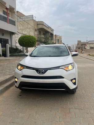TOYOTA RAV4 XLE image 6
