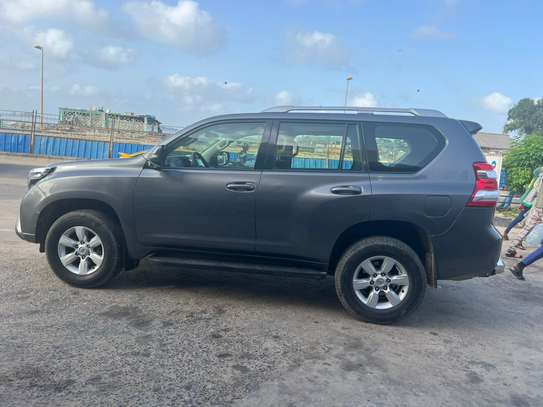 Toyota Prado TXL image 10