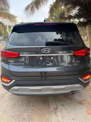 Hyundai Santafei image 12