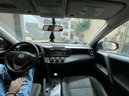 Toyota Rav 4 LE 2016 image 4