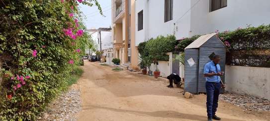 Belle Villa R+1 à louer à Ngor Almadies image 9