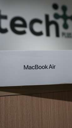 MacBook Air 2022 13 Pouces - M2 | 16GB RAM | 256 image 2
