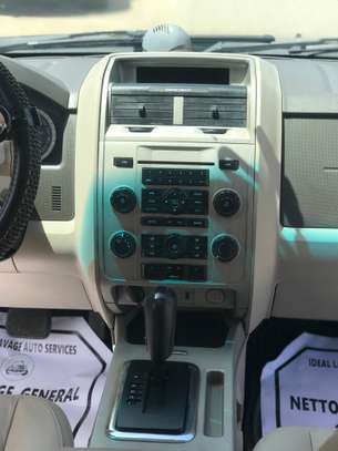 FORD ESCAPE 4x4 image 12