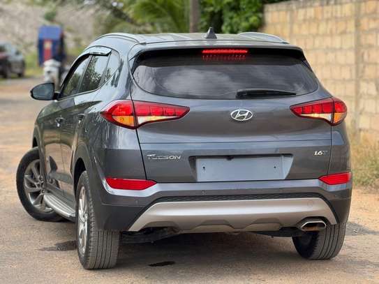 HYUNDAI TUCSON FULL OPTIONS image 6