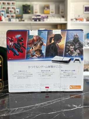 PlayStation® 5 slim image 3