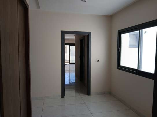 BEL APPARTEMENT DE 04 CHAMRES AU POINT E image 1