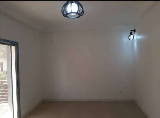 Studio à louer derklé image 6