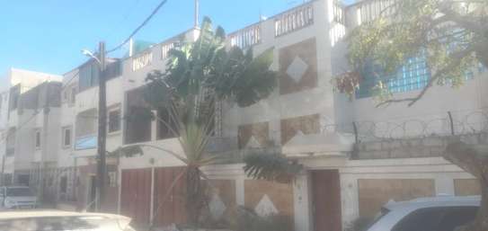 Villa angle CITE ASECNA OUAKAM image 5