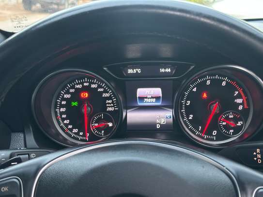 Mercedes GLA 250 image 9