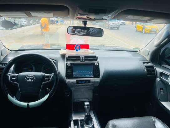 TOYOTA LAND CRUISER 2019 image 8